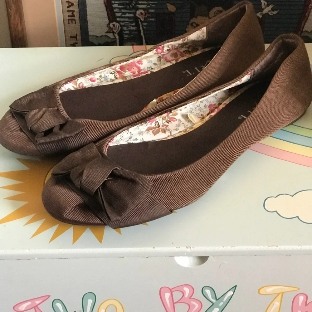 MIX IT CHOCOLATE FLATS BOW LIKE NEW
